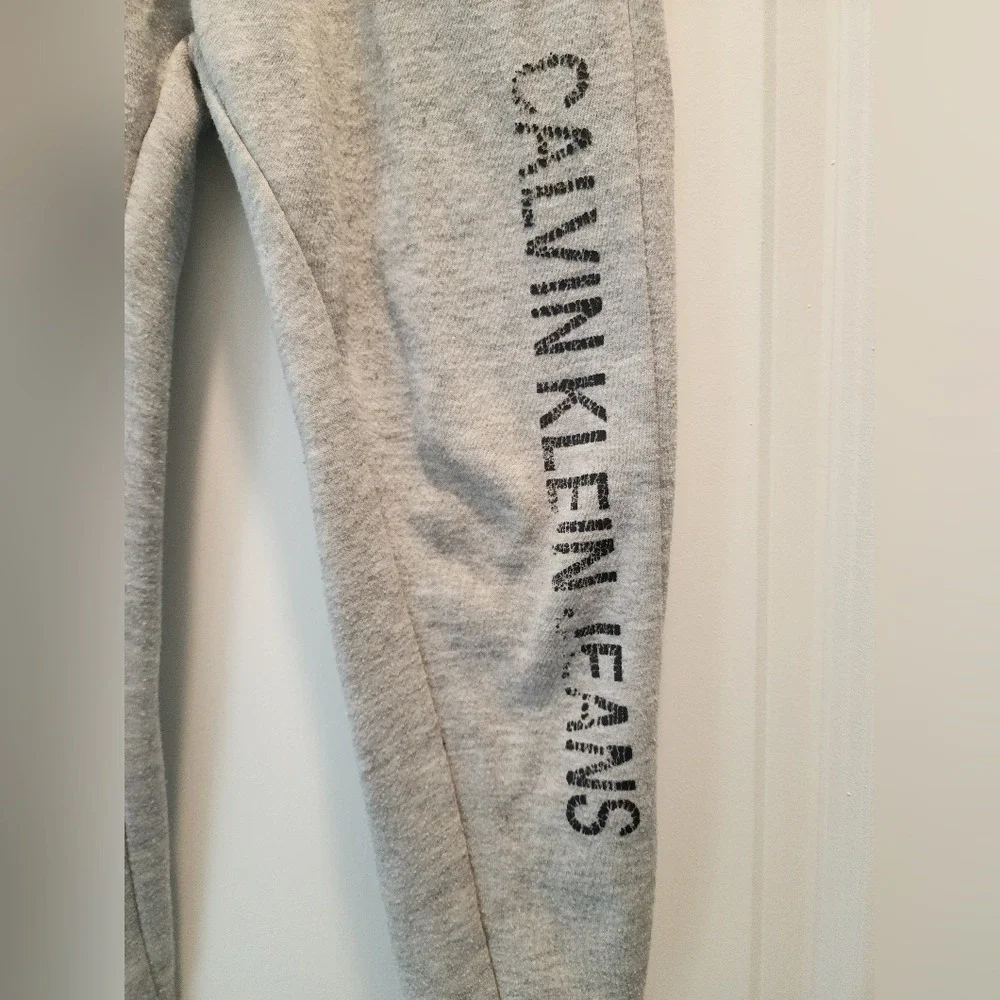 Calvin Klein Jeans distressed cozycore